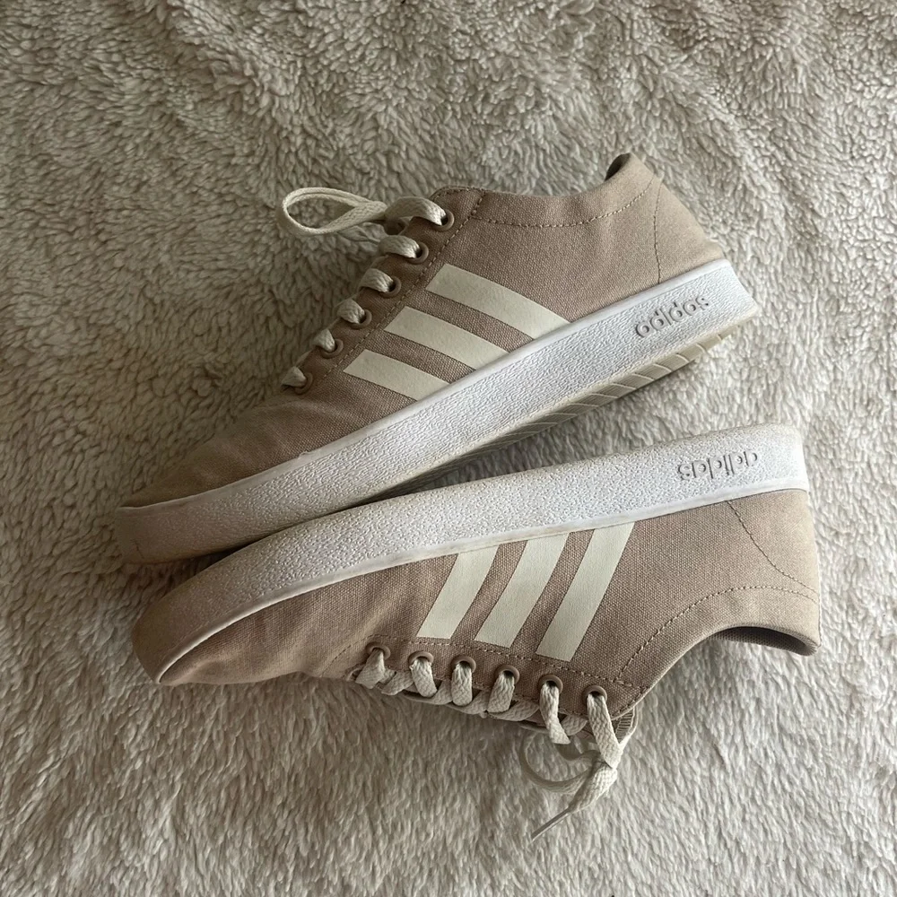Adidas Men's Easy Vulc 2.0 Canvas Khaki/White Sneakers